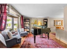 93 WAKEFIELD CRESCENT - 21