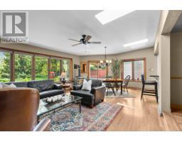 93 WAKEFIELD CRESCENT - 25