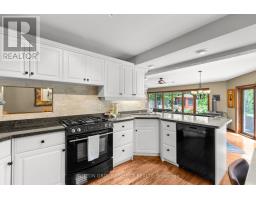 93 WAKEFIELD CRESCENT - 28