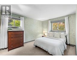 93 WAKEFIELD CRESCENT - 32