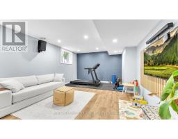 500 SOPHIA CRESCENT - 24