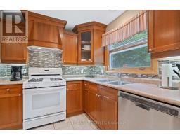 836 WESTBURY CRESCENT - 17