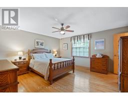 836 WESTBURY CRESCENT - 19