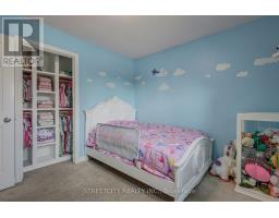 61 MEADOWVALE DRIVE - 27