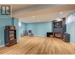 61 MEADOWVALE DRIVE - 32