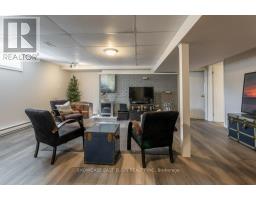 26 LAWRENCE CRESCENT - 29
