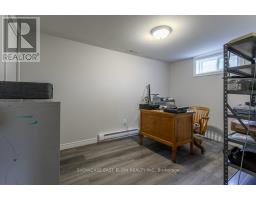 26 LAWRENCE CRESCENT - 31