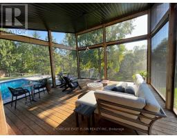 26 LAWRENCE CRESCENT - 36