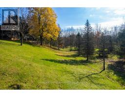 26 LAWRENCE CRESCENT - 41