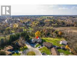 26 LAWRENCE CRESCENT - 43