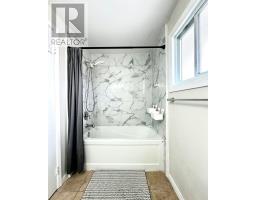 19 - 355 SANDRINGHAM CRESCENT - 11