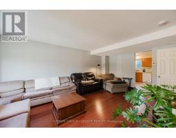 11 - 151 MARTINET AVENUE - 4