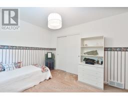 20 LELAND PLACE - 22