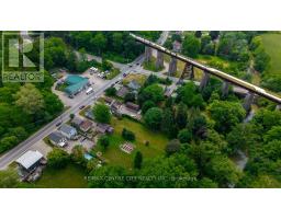 15 SUNSET DRIVE - 33