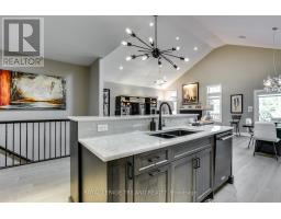 16 VIOLET COURT - 15