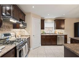 18 TRILLIUM CRESCENT - 11