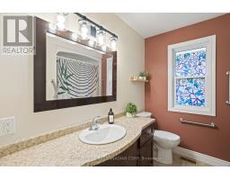 18 TRILLIUM CRESCENT - 26