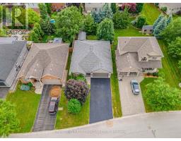 18 TRILLIUM CRESCENT - 42
