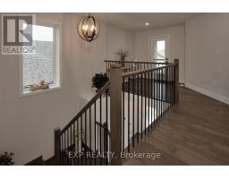 84 THAMES SPRINGS CRESCENT - 32