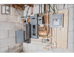 139 - 1090 KIPPS LANE - 19