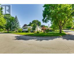 46 PAWNEE CRESCENT - 2