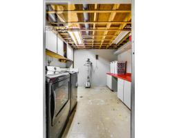 46 PAWNEE CRESCENT - 38