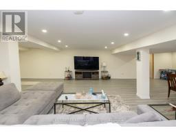 39 ADRIANS WAY - 35