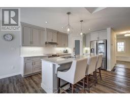 24 ACORN TRAIL - 12