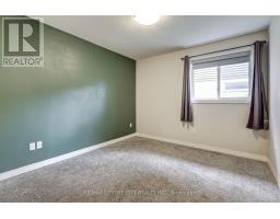 24 ACORN TRAIL - 20