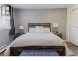 943 NOTRE DAME DRIVE - 17