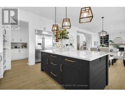 868 EAGLETRACE DRIVE - 19