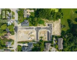 33 - 414 OLD WONDERLAND ROAD - 11