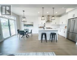 33 - 414 OLD WONDERLAND ROAD - 18