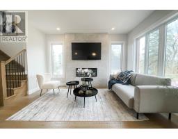 33 - 414 OLD WONDERLAND ROAD - 21