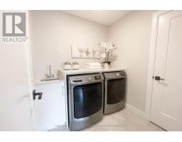 33 - 414 OLD WONDERLAND ROAD - 28