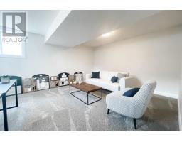 33 - 414 OLD WONDERLAND ROAD - 37