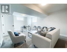33 - 414 OLD WONDERLAND ROAD - 39