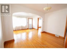 22566 ADELAIDE STREET N - 10