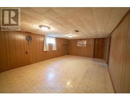 22566 ADELAIDE STREET N - 20