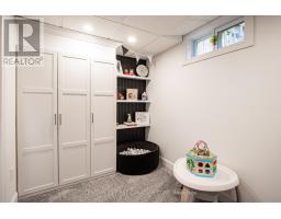 230 RIDGEWOOD CRESCENT - 27