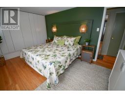 10 MILFORD CRESCENT - 27