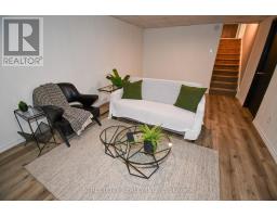 10 MILFORD CRESCENT - 39