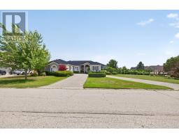 31 HILLVIEW DRIVE - 1