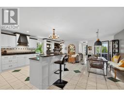 31 HILLVIEW DRIVE - 12