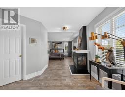 31 HILLVIEW DRIVE - 18