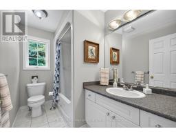 31 HILLVIEW DRIVE - 22