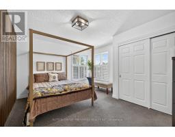 31 HILLVIEW DRIVE - 23