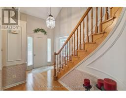 7 ROBINWOOD CRESCENT - 10