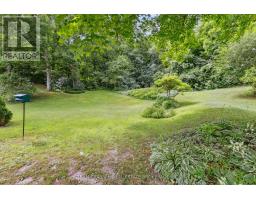 7 ROBINWOOD CRESCENT - 2