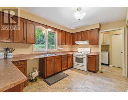 7 ROBINWOOD CRESCENT - 23